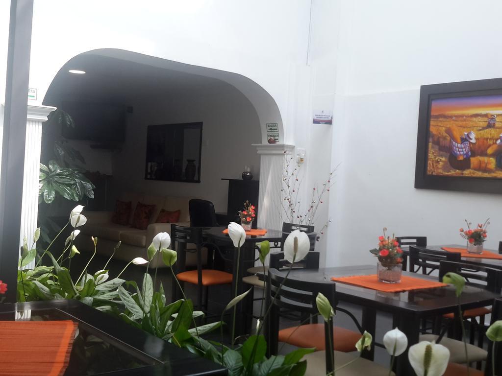 Hotel Central House A 5 Min De La Embajada Americana Bogotá Kültér fotó