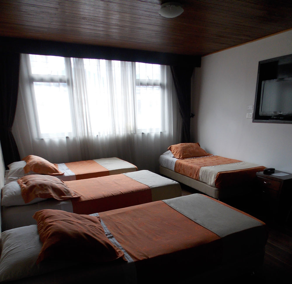 Hotel Central House A 5 Min De La Embajada Americana Bogotá Kültér fotó